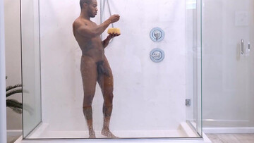Soapy jerk off solo makes muscular ebony male reach the best outcome