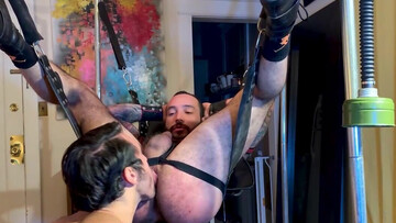 Submissive DILF gets fist fucked by master in restless maledom rounds
