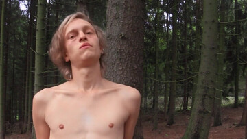 Twink feels entire cock down the butt hole in outdoor perversions