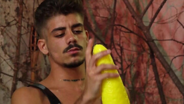 Super-freaky toys with Daniel Karrington and Erik Devil