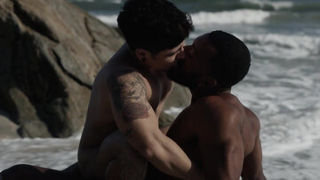 Appealing men fuck by the rocks in outdoor threesome and share great details