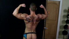 Zack Daniels shows his insane muscles and jerks off