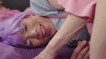 Selfie-obsessed Asian crossdresser gets that ass fucked