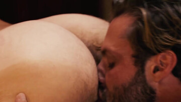 Gladiator hotties are happy to eat ass and fuck on the bed