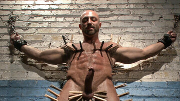 Muscular DILF receives rough sexual treatment in marvelous maledom kinks