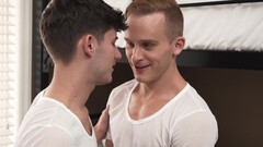 College boys are ready to hook up with a horny DILF