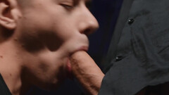 Bodyguard bang with a hot guy who takes it up the ass