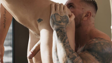 Muscular lovers kiss and make out in addictive anal perversions